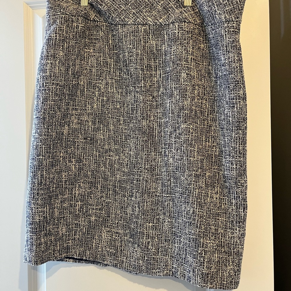 Kasper Black and White Pencil Skirt with flecks of blue